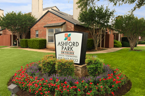 Ashford Park Townhomes Apartment Help